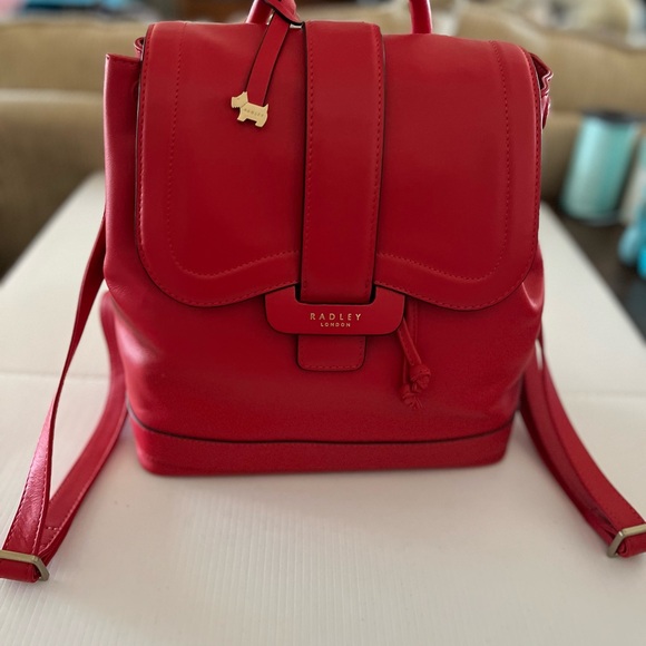 NWOT Rare 🎒 Radley London Red Devonport Mews Medium Flapover Backpack 🎒 - Picture 2 of 11